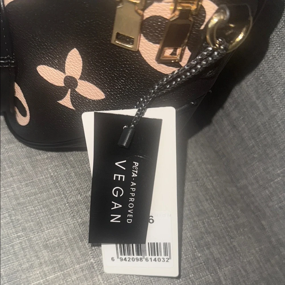 Fashion Stylish Black and Cream Women's Crossbody Bag - Picture 3 of 9